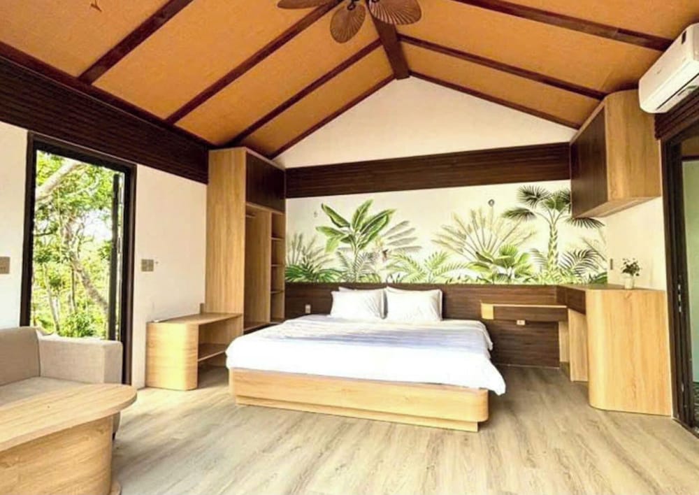 Executive Studio Suite, Beach View photo 1