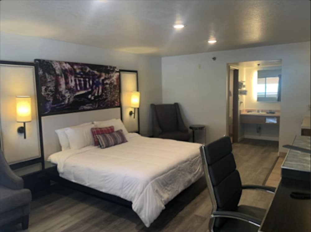 Studio Suite photo 1