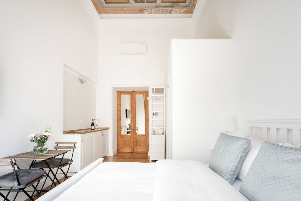 Suite, Private Bathroom