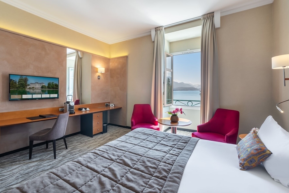 Prestige Lake Room with spa access on reservation