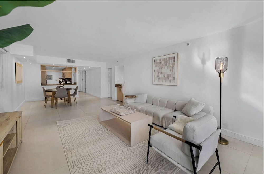 Deluxe Apartment, 3 Bedrooms, Bay View photo 3