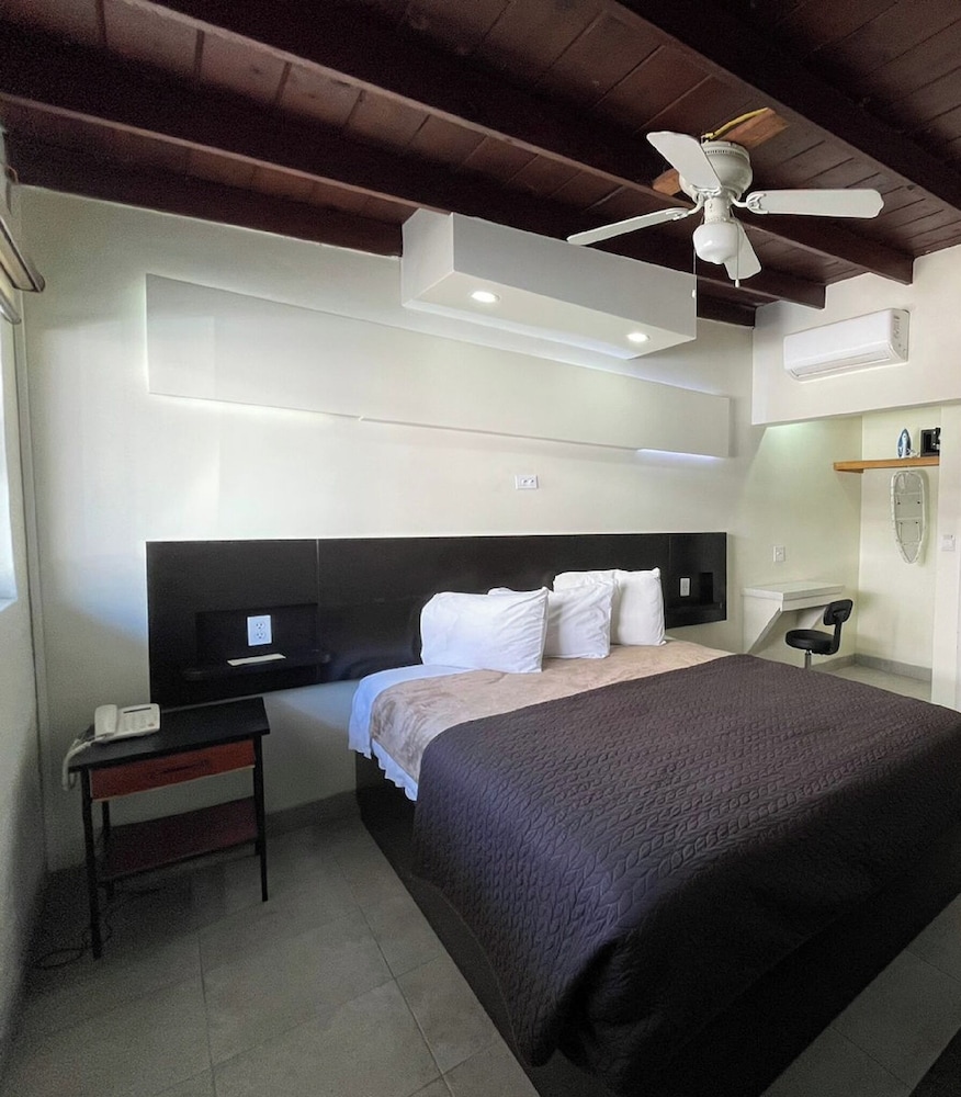 Standard Cabin, 1 Large Twin Bed