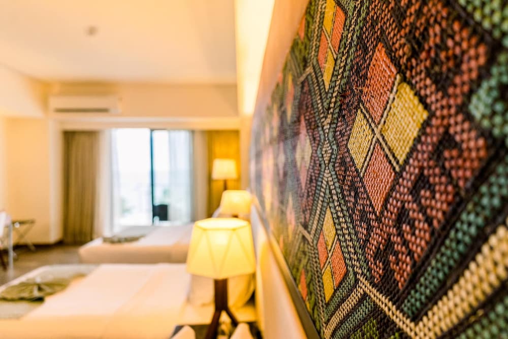 Family Quadruple Room, Multiple Beds, Non Smoking, Balcony (1 queen and 2 double beds) - Photo 5