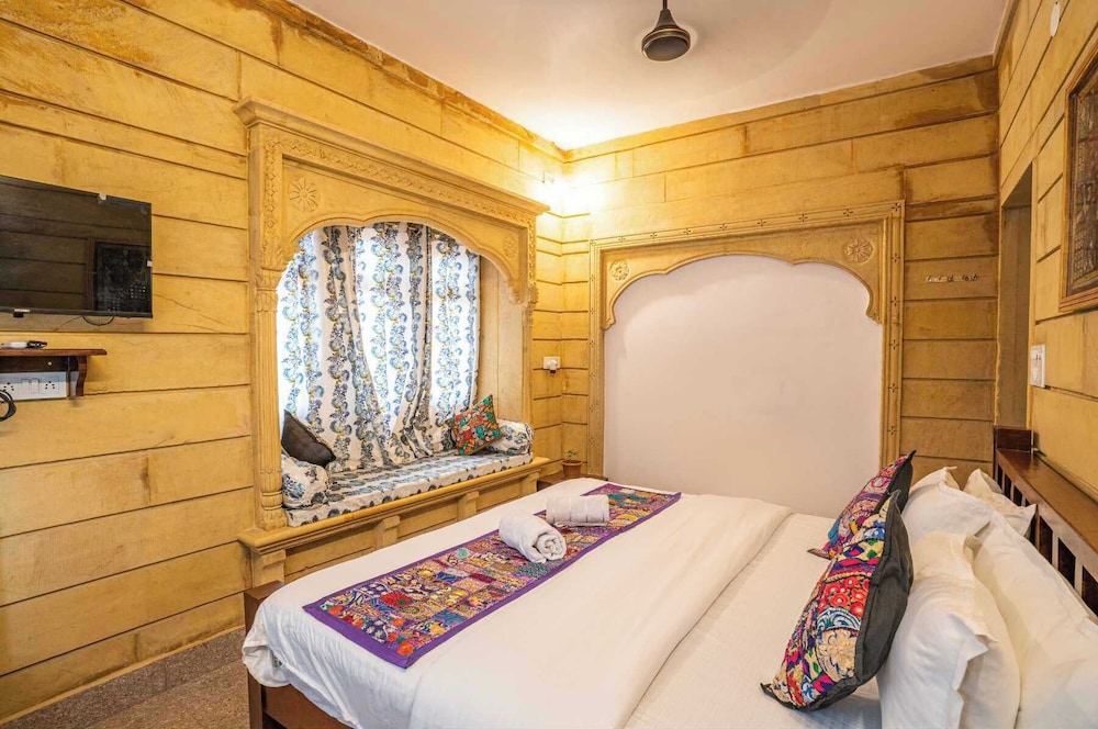 Superior King Room - Photo 9