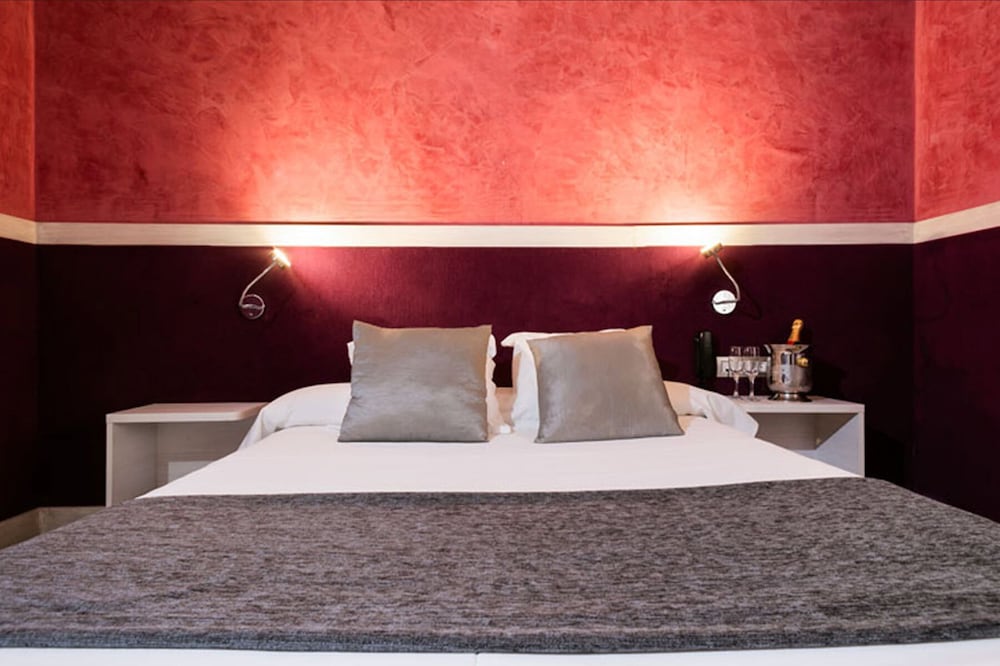 Economy Double Room, Private Bathroom