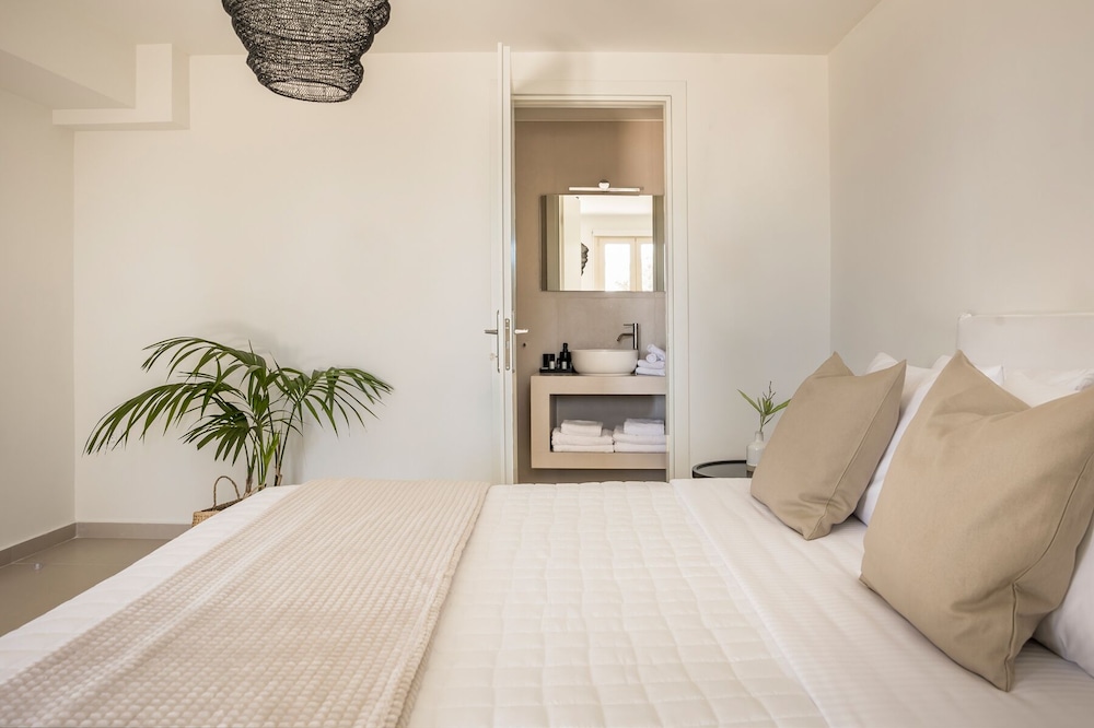 Luxury Two-Bedroom Residence with Lagoon and Sea View photo 3