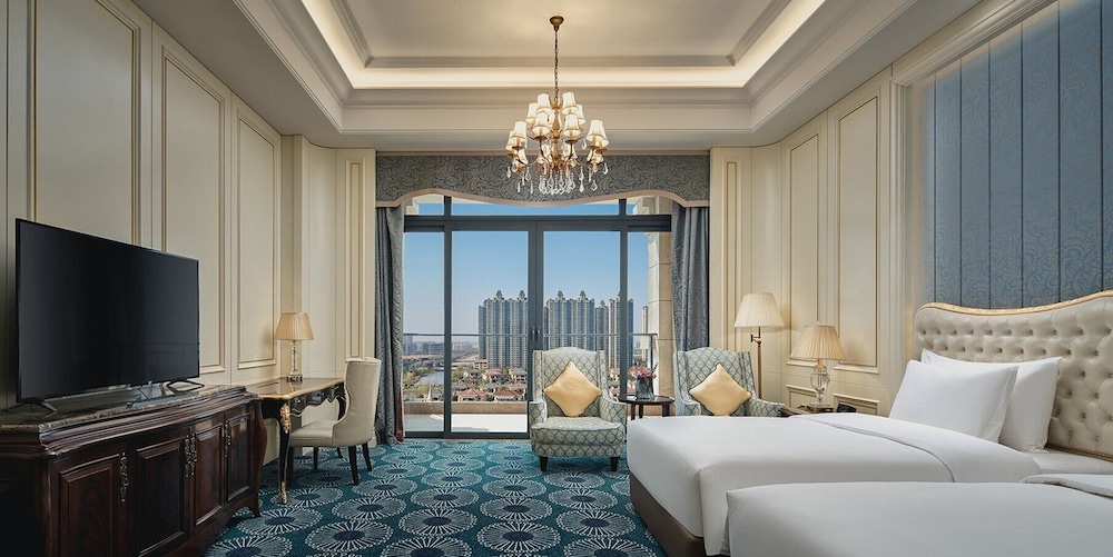 Standard Room, 1 King Bed - Photo 2