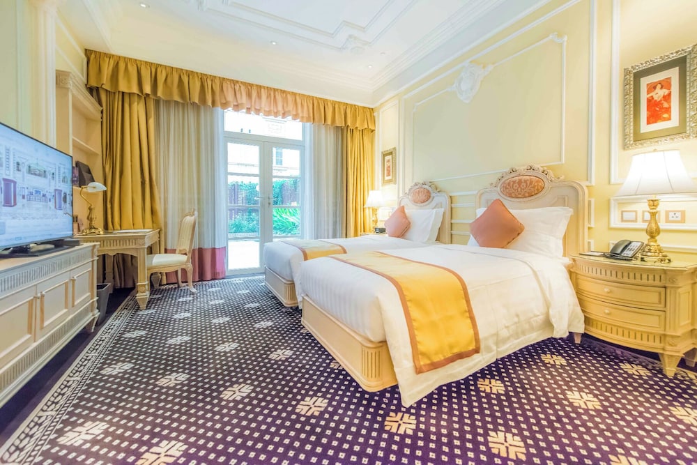 Deluxe Suite, Garden View - Photo 3