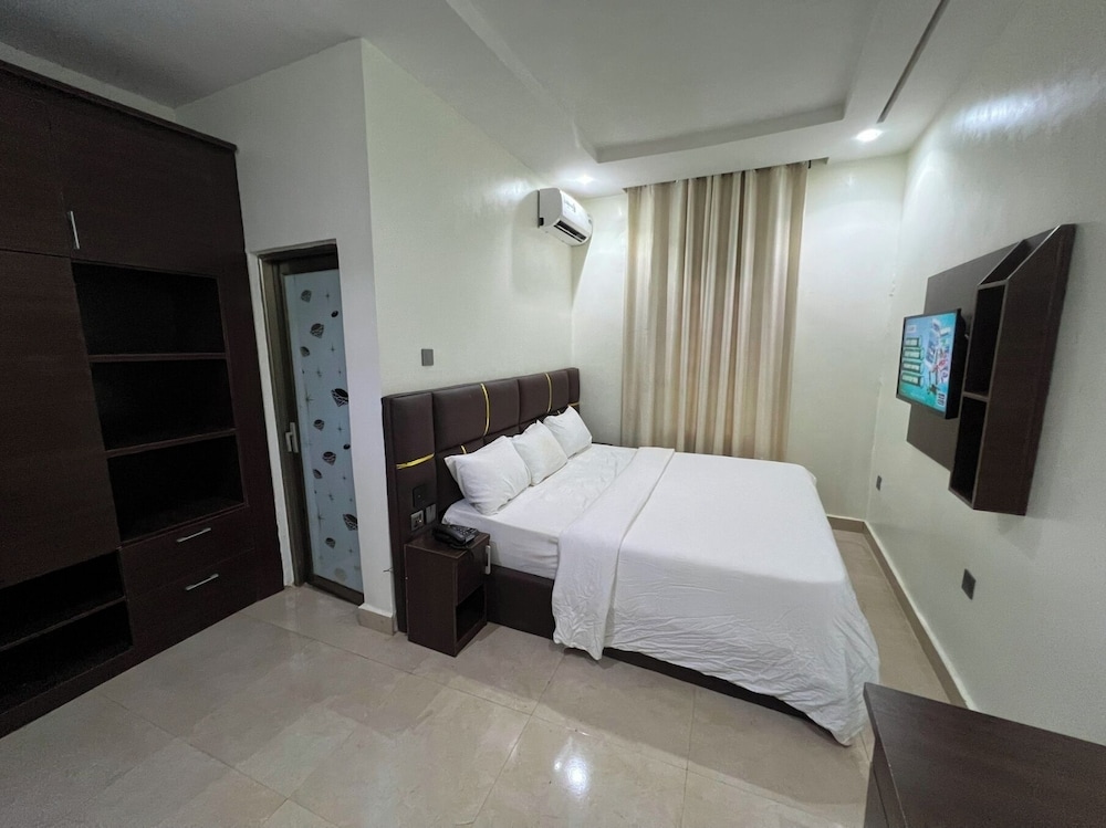Deluxe Suite, Courtyard View photo 3