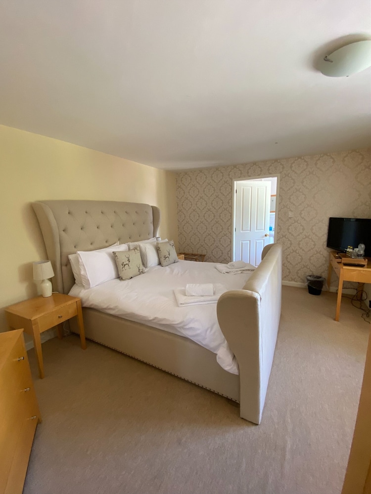 Classic Double Room, Ensuite photo 3