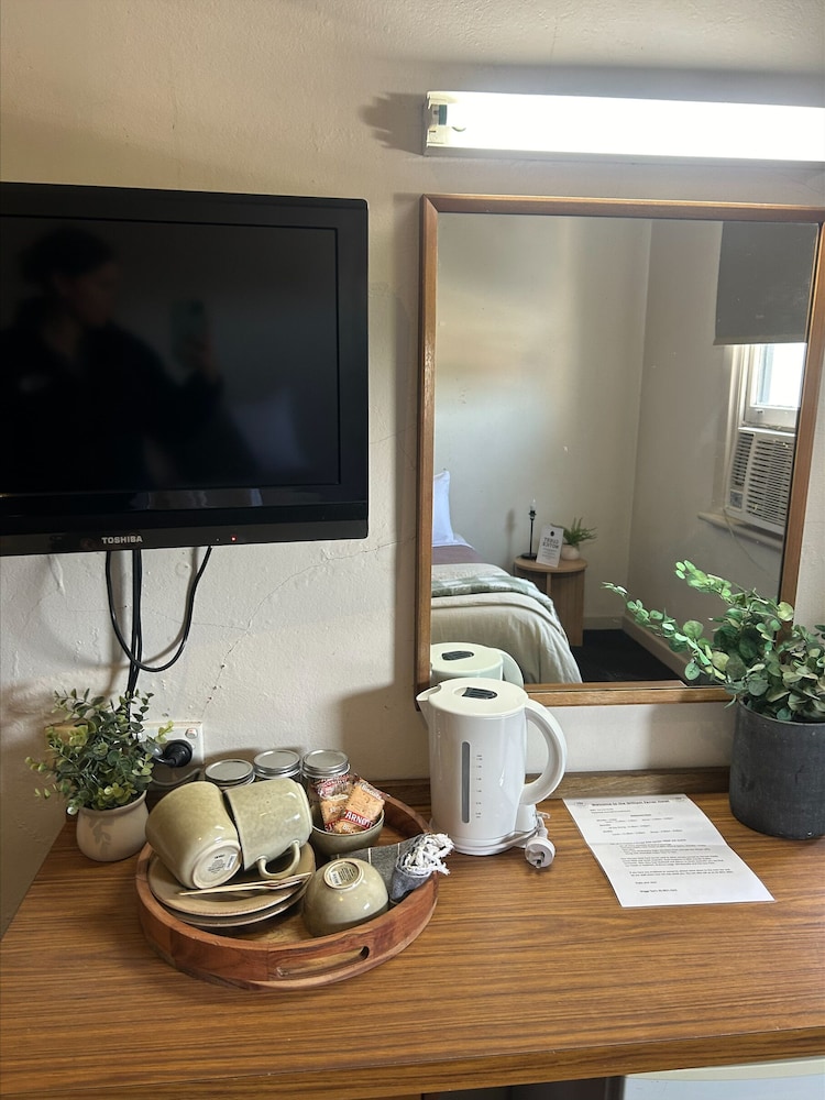 Standard Room, Non Smoking (Double/Twin Ensuite Room) photo 2
