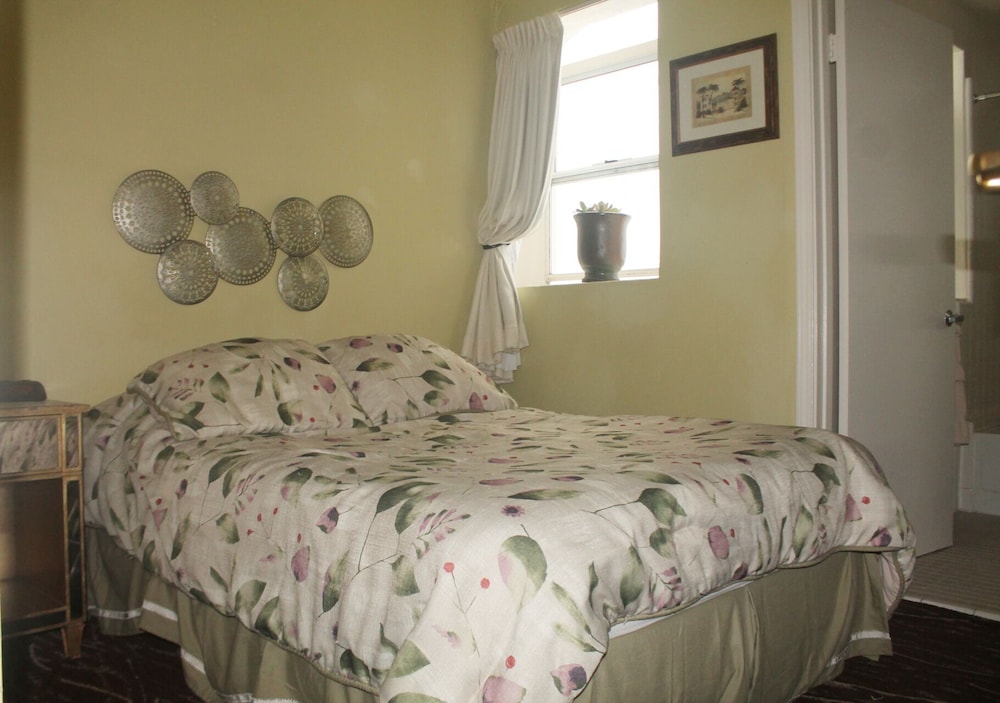 Economy Double Room - Photo 6