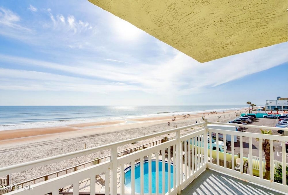 Studio, Ocean View, Oceanfront (Beachfront Bliss) photo 3