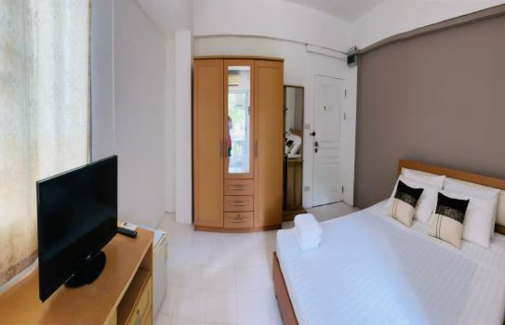 Standard Double Room photo 3