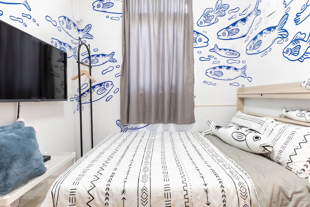 Basic Room, 1 Double Bed, Non Smoking - Photo 3