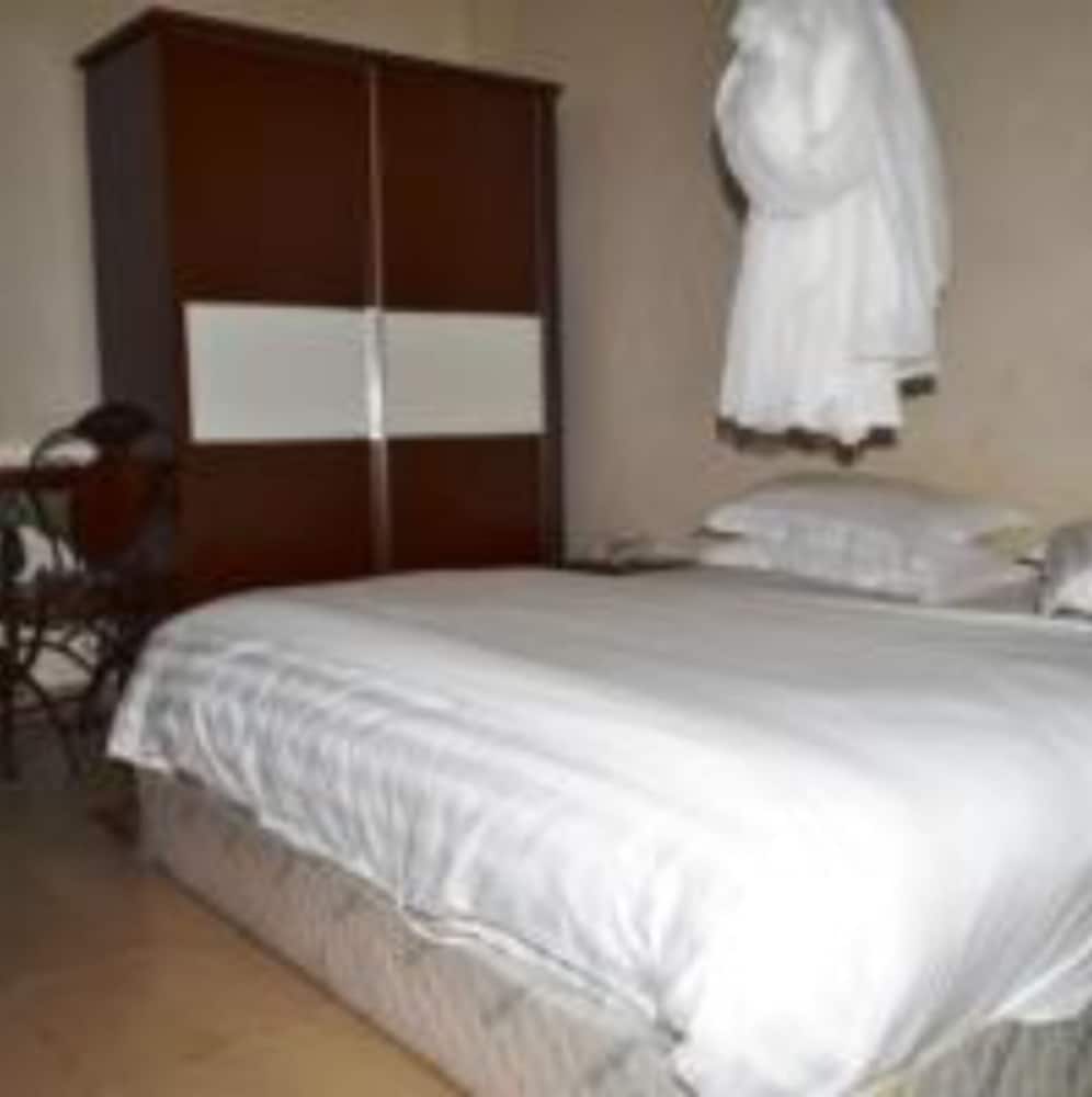 Deluxe Single Room photo 3