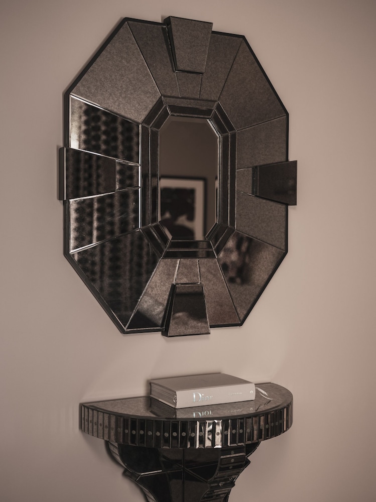 Deluxe Apartment thumbnail 6