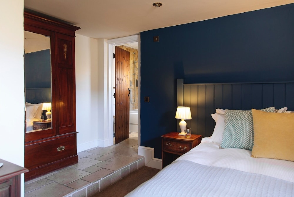 Deluxe Double Room, Ensuite photo 1
