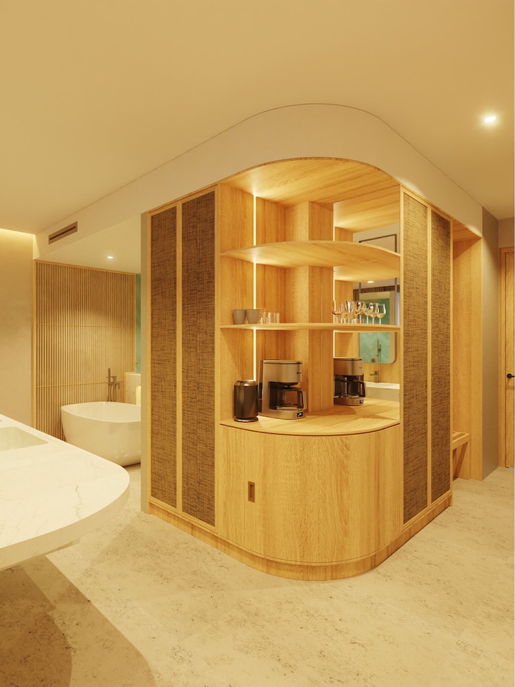 Junior Suite, Oceanfront (Swim-Up) photo 2