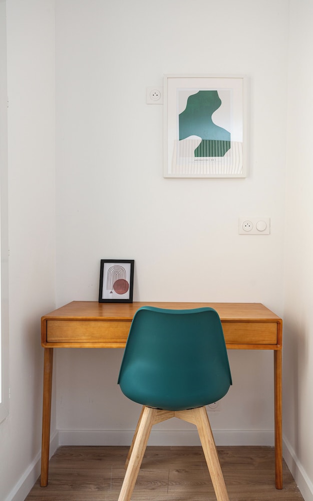 Double Room (Red) photo 3