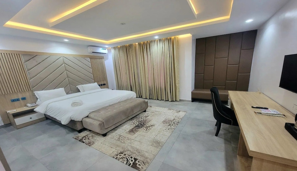 Deluxe Room, Balcony, City View photo 1