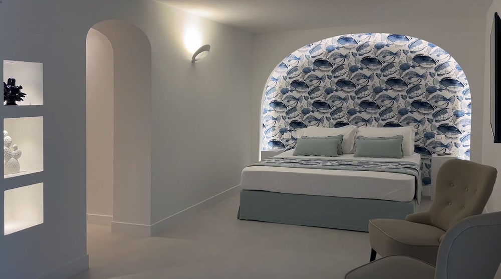 Superior Suite, 1 King Bed, Non Smoking - Photo 19
