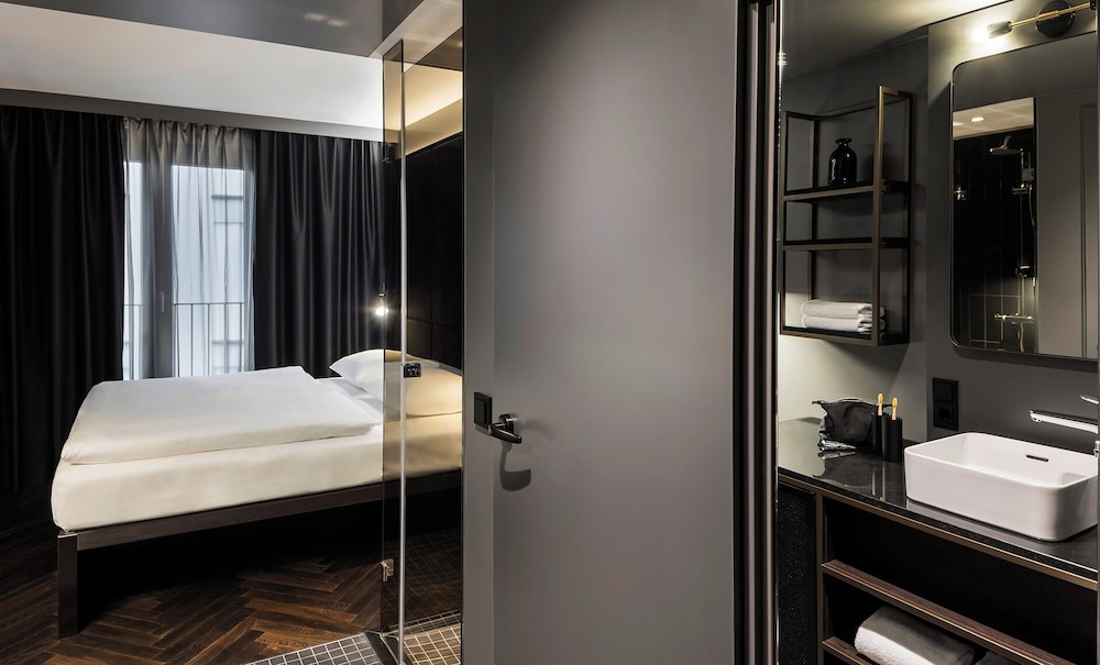 Economy Double Room photo 2