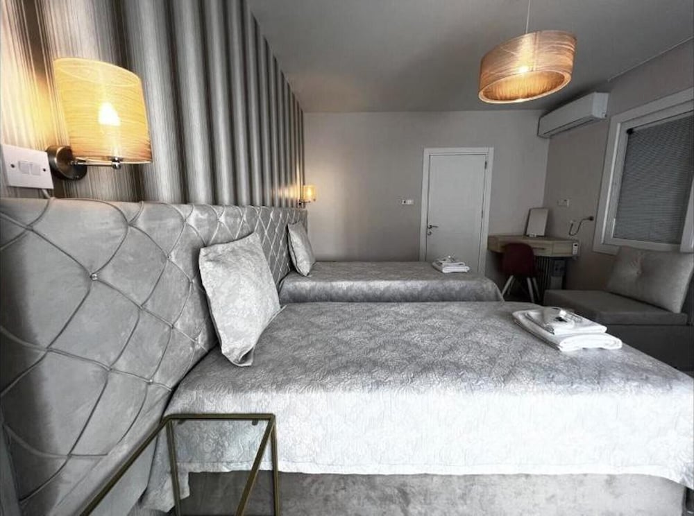 Villa photo 3