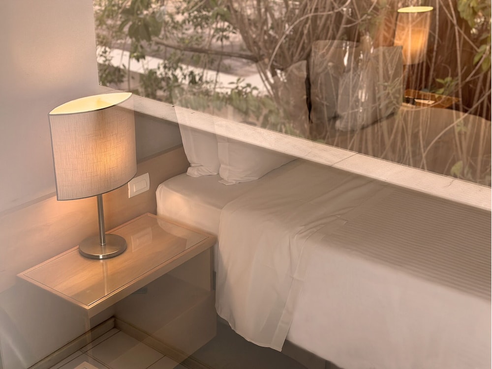 Standard Double Room - Photo 10
