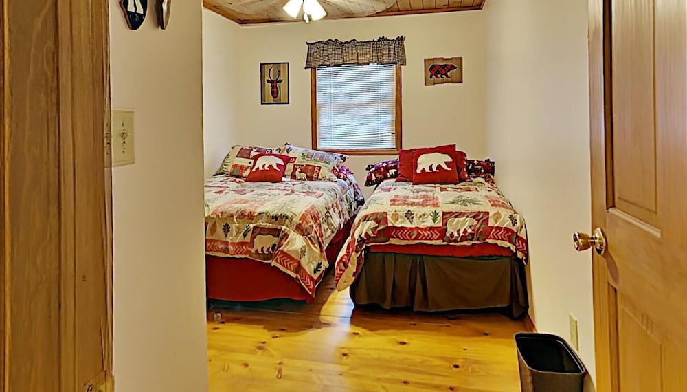 Cabin, Multiple Beds, Patio photo 2