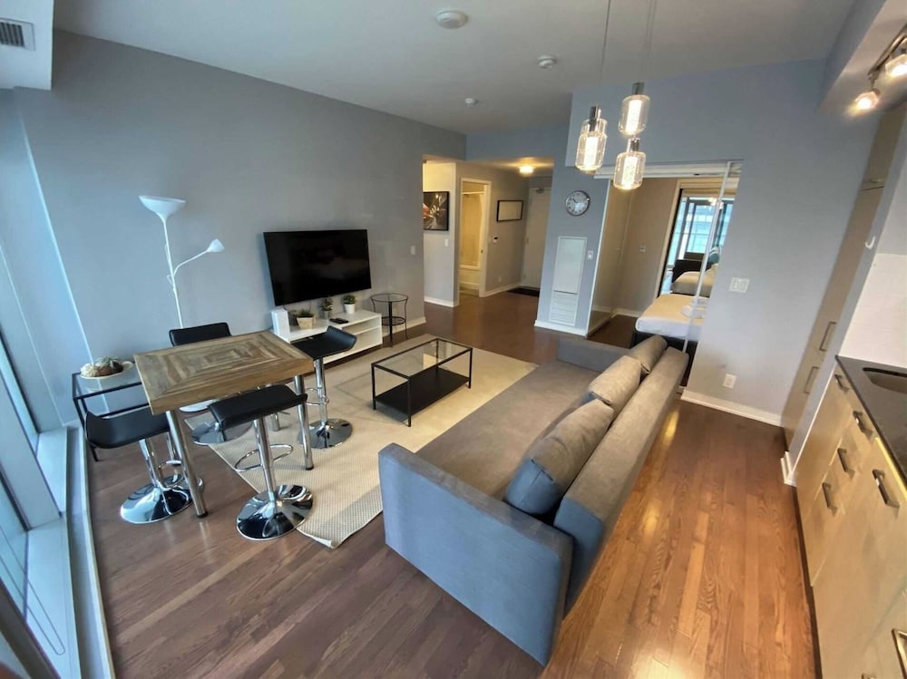 City Apartment, 3 Bedrooms, 2 Bathrooms thumbnail 5