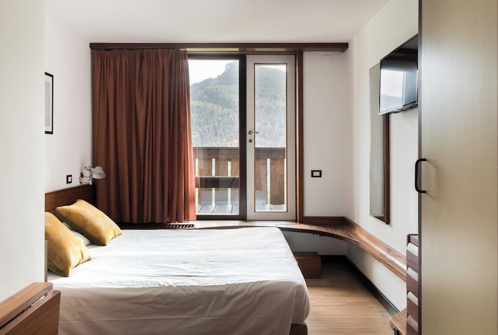 Classic Double Room, Mountain View photo 1