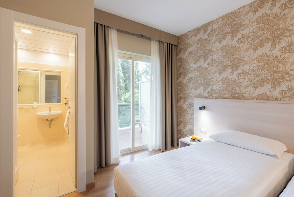 Comfort Double or Twin Room, Balcony
