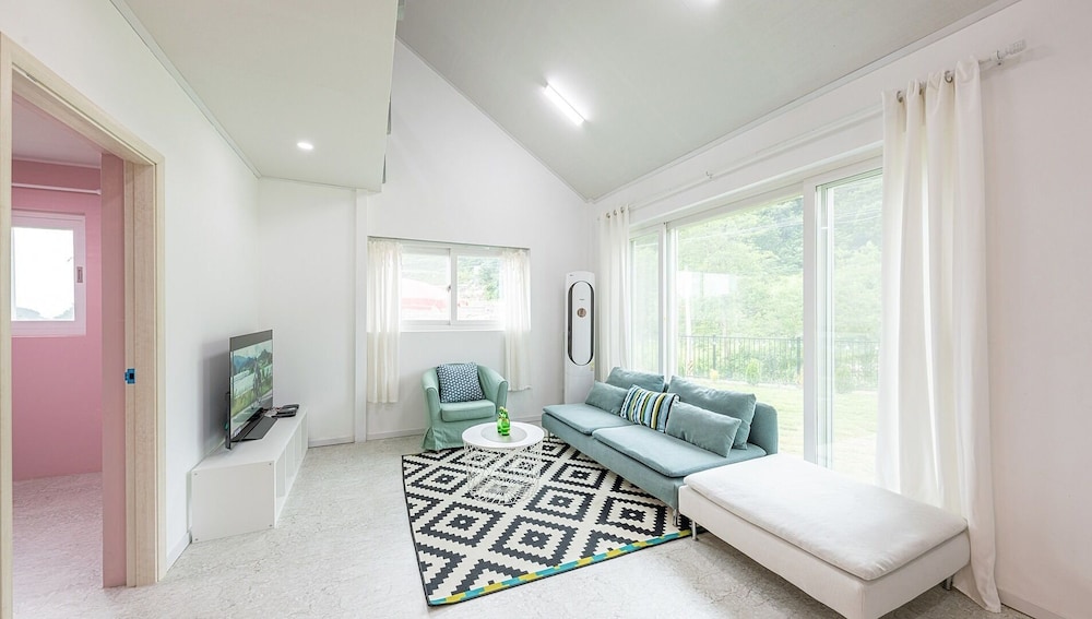 Family House photo 3
