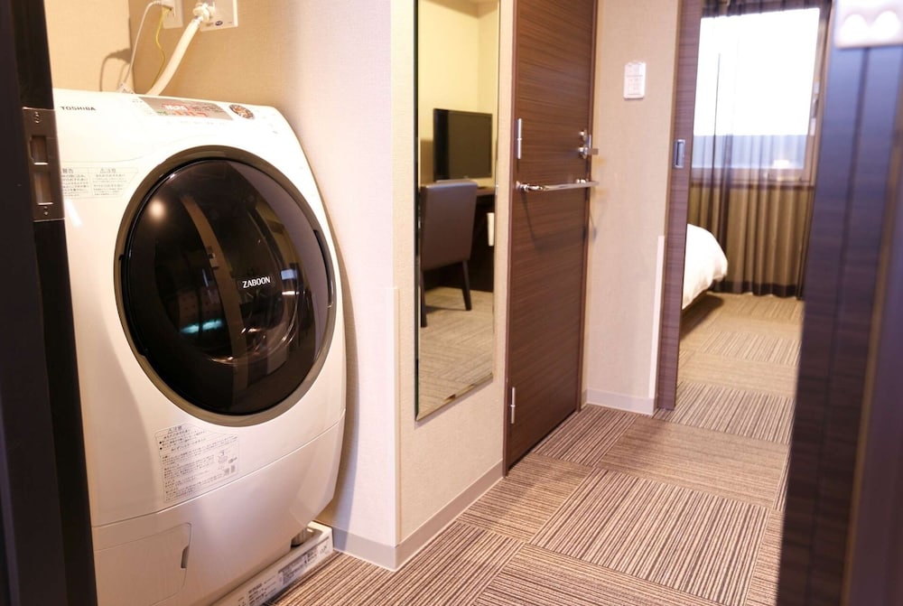Business Single Room(No shower booth in the room) 4N  Non Smoking & No cleaning