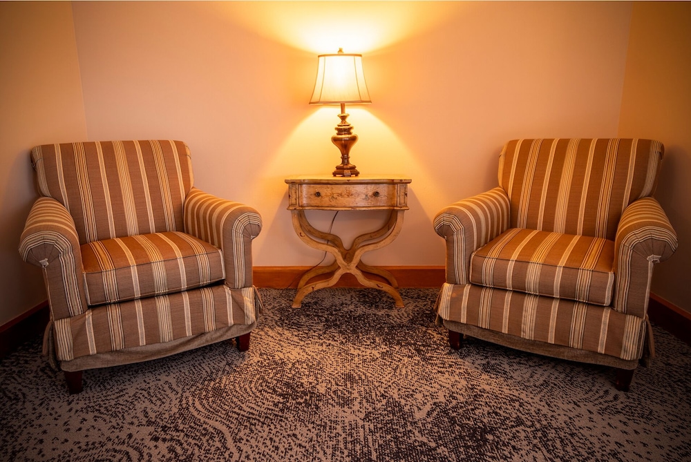 Deluxe Queen Room - Photo 4