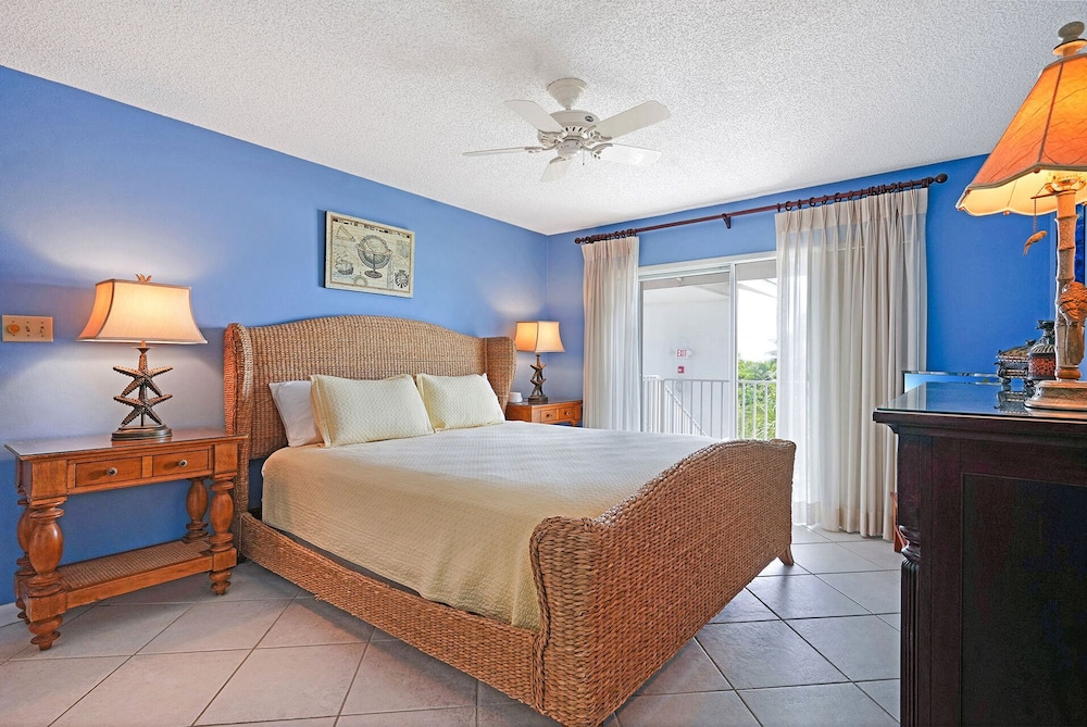 Condo 21, 2 Bedrooms, Ocean View photo 2