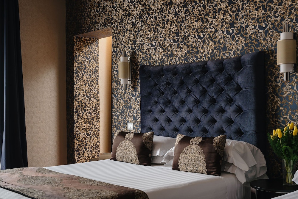 Luxury Apartment photo 2