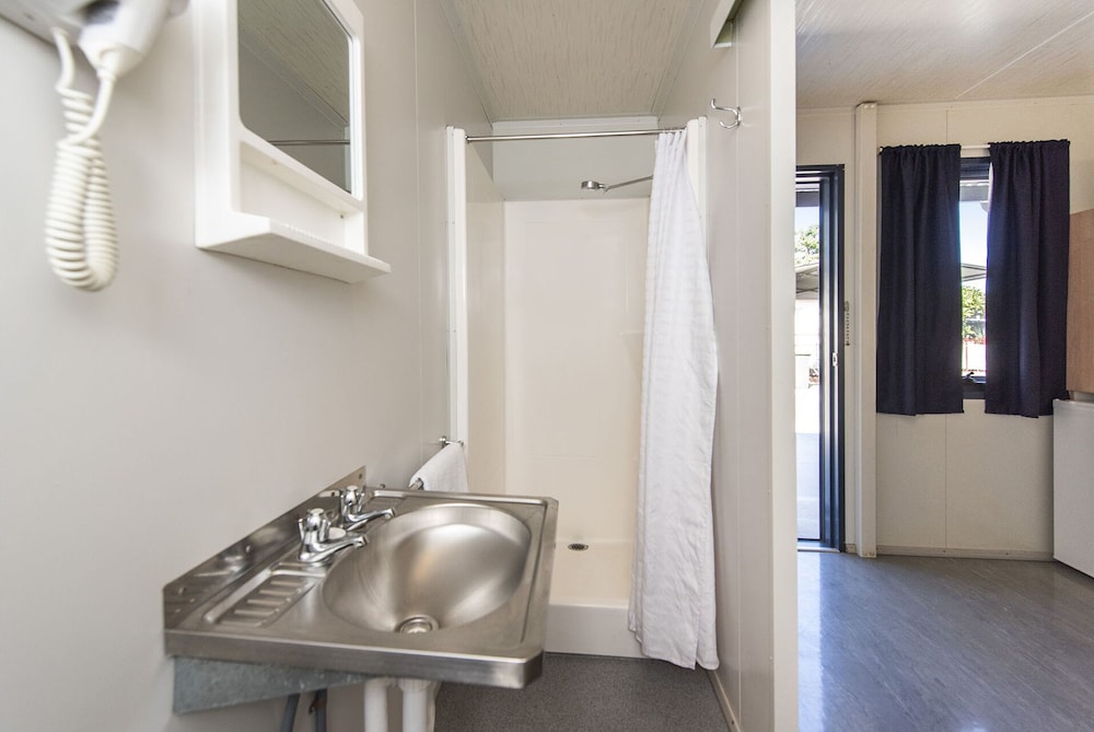 Standard Room, 1 Bedroom, Non Smoking, Private Bathroom (Non Pet Friendly) photo 3
