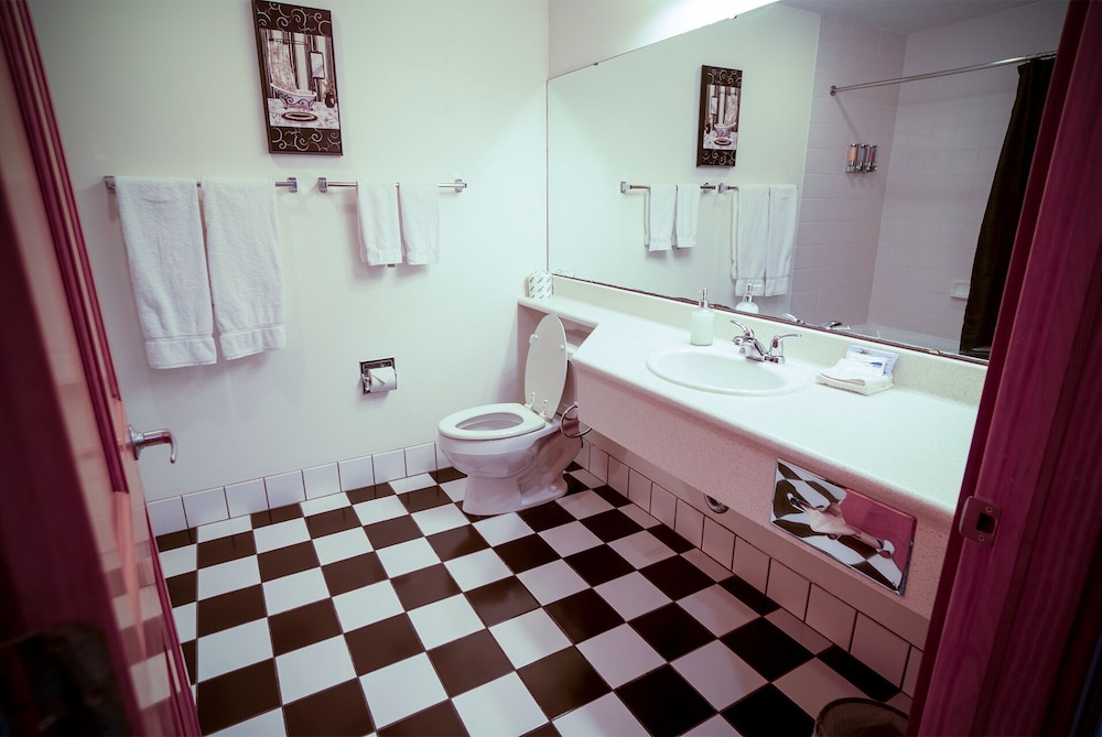 Deluxe Queen Room - Photo 5