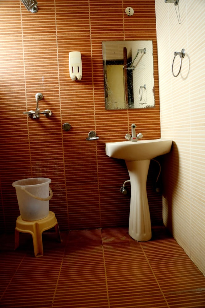 Deluxe Room - Photo 5