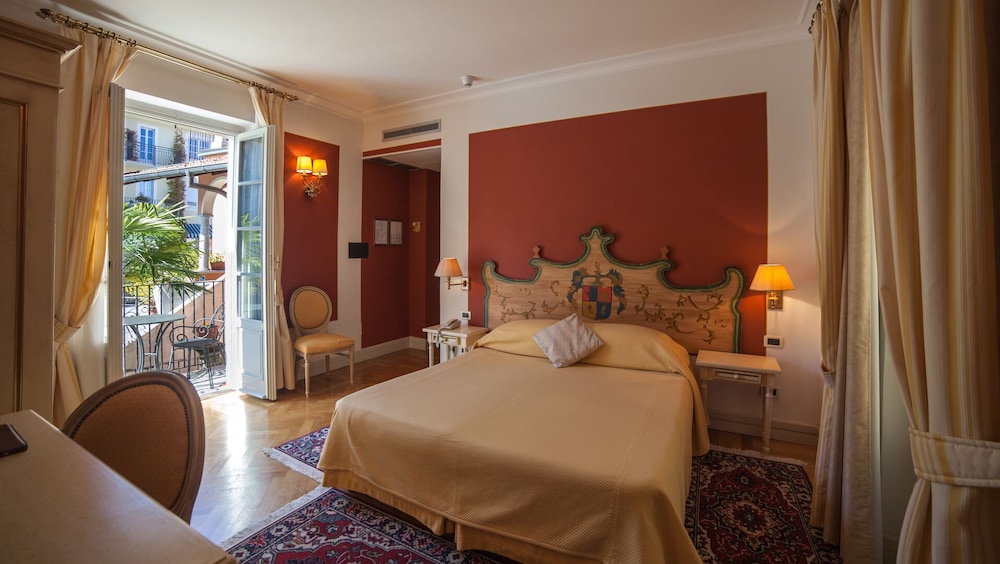 Queen Room - Photo 6