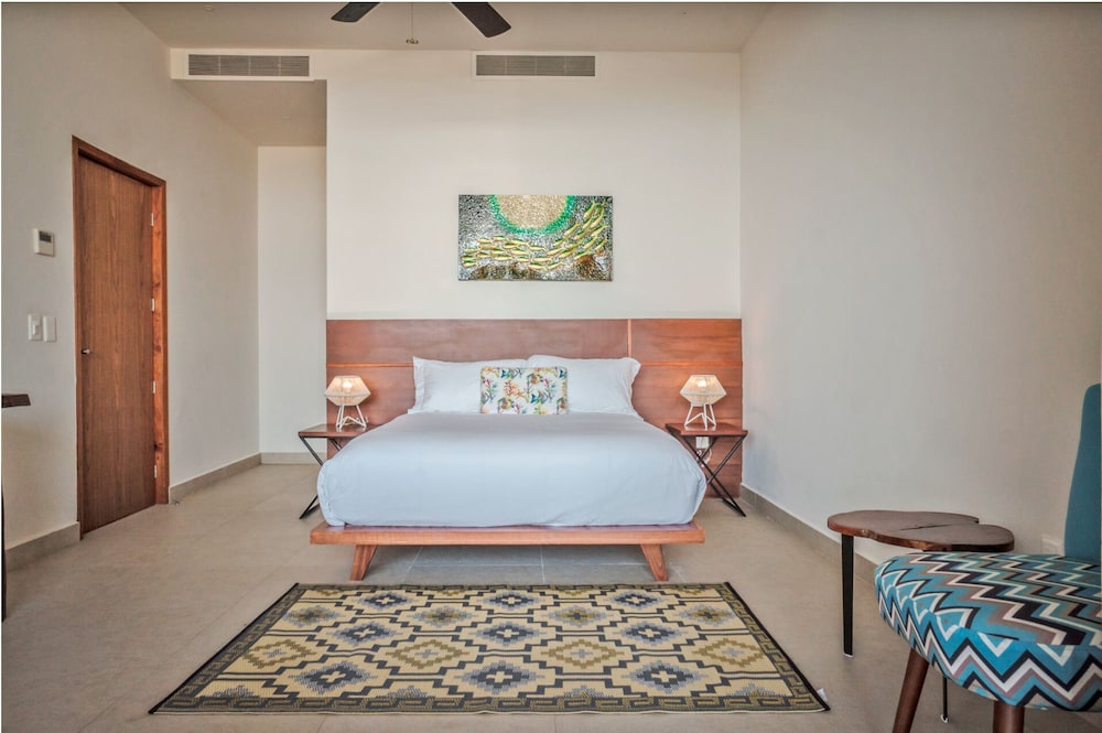 Exclusive Apartment, 2 Bedrooms, Terrace, Oceanfront