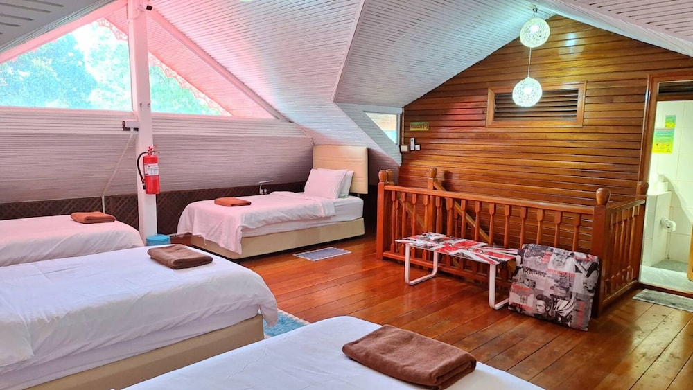 6-Bed Dormitory photo 1