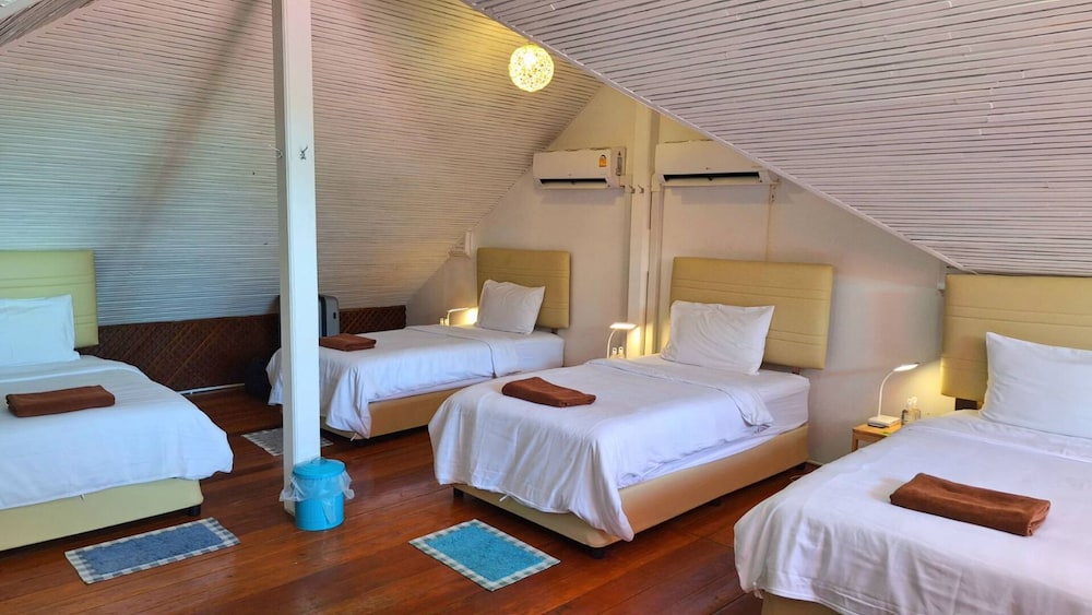 6-Bed Dormitory photo 2