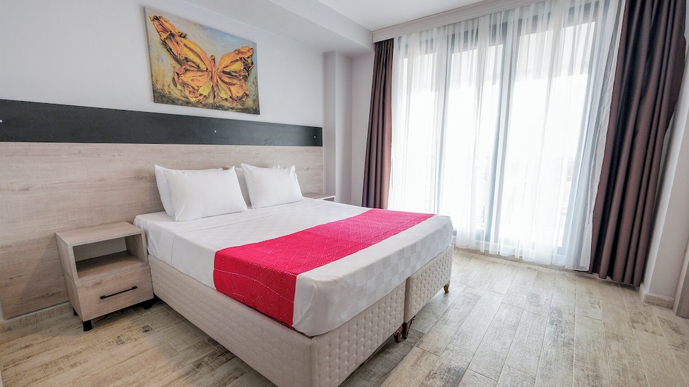Superior Room with Balcony Sea View - Photo 1