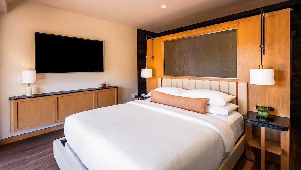 Premier Room, 1 King Bed (Cliffs,0.1mi from L'Auberge de Sedona) - Photo 1