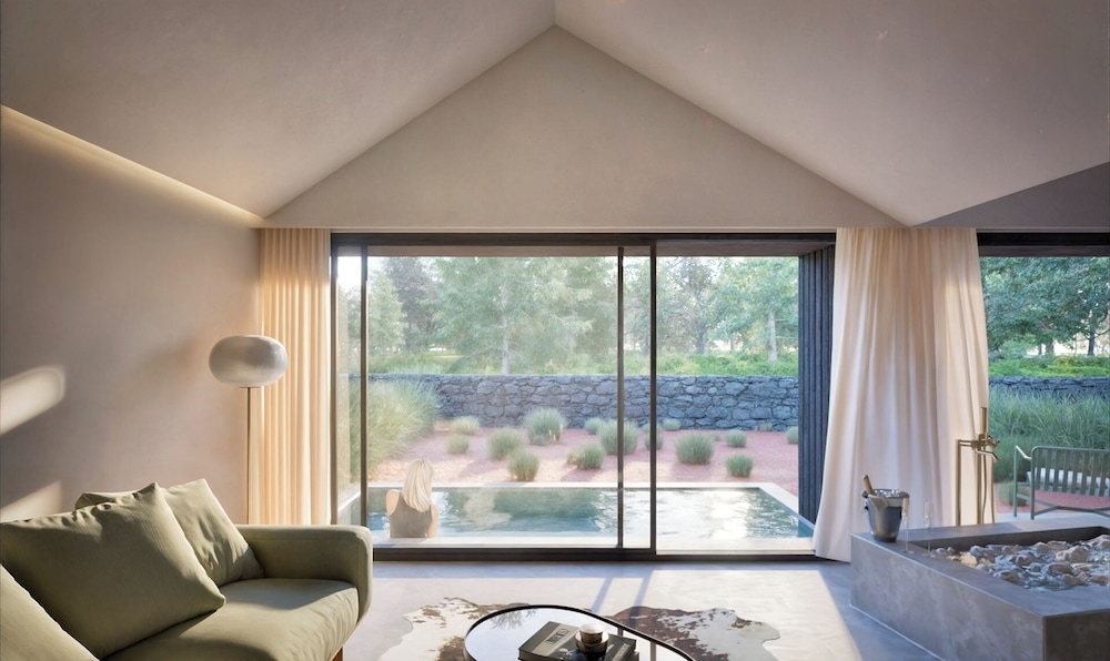 Nature Retreat with Private Pool photo 1