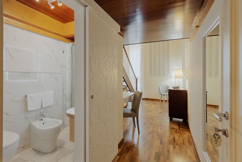 Classic Double Room, City View (due livelli) - Photo 2