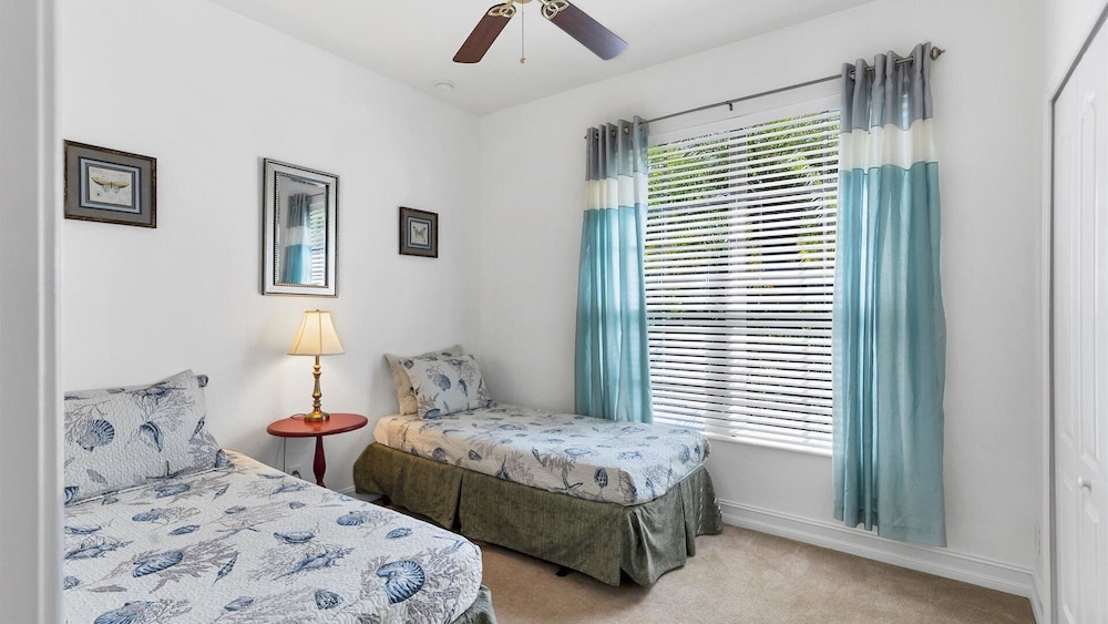 House, Multiple Beds, Pool Access, Pool View (Aus209) photo 1